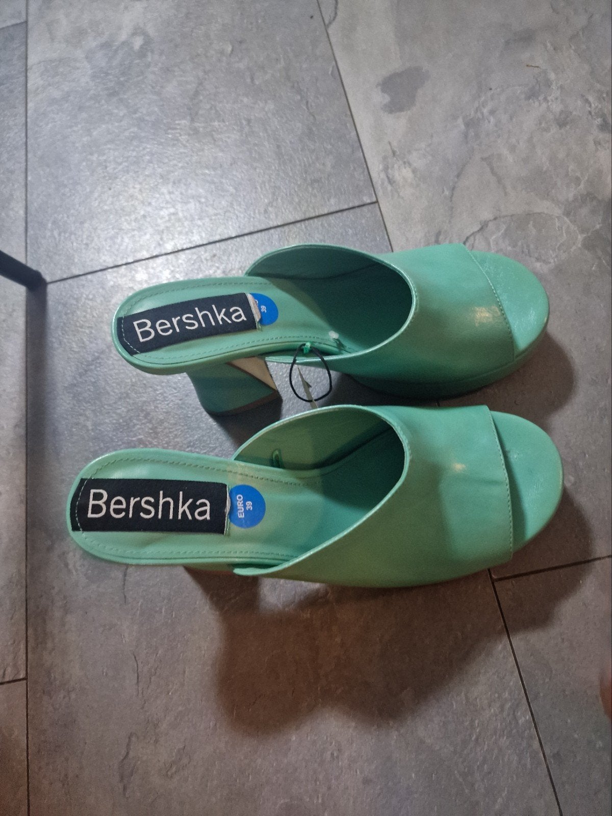 Bershka muiltjes met hak - Maat 39 - Nieuw, Nieuw, Groen, Sandalen of Muiltjes, Bershka
