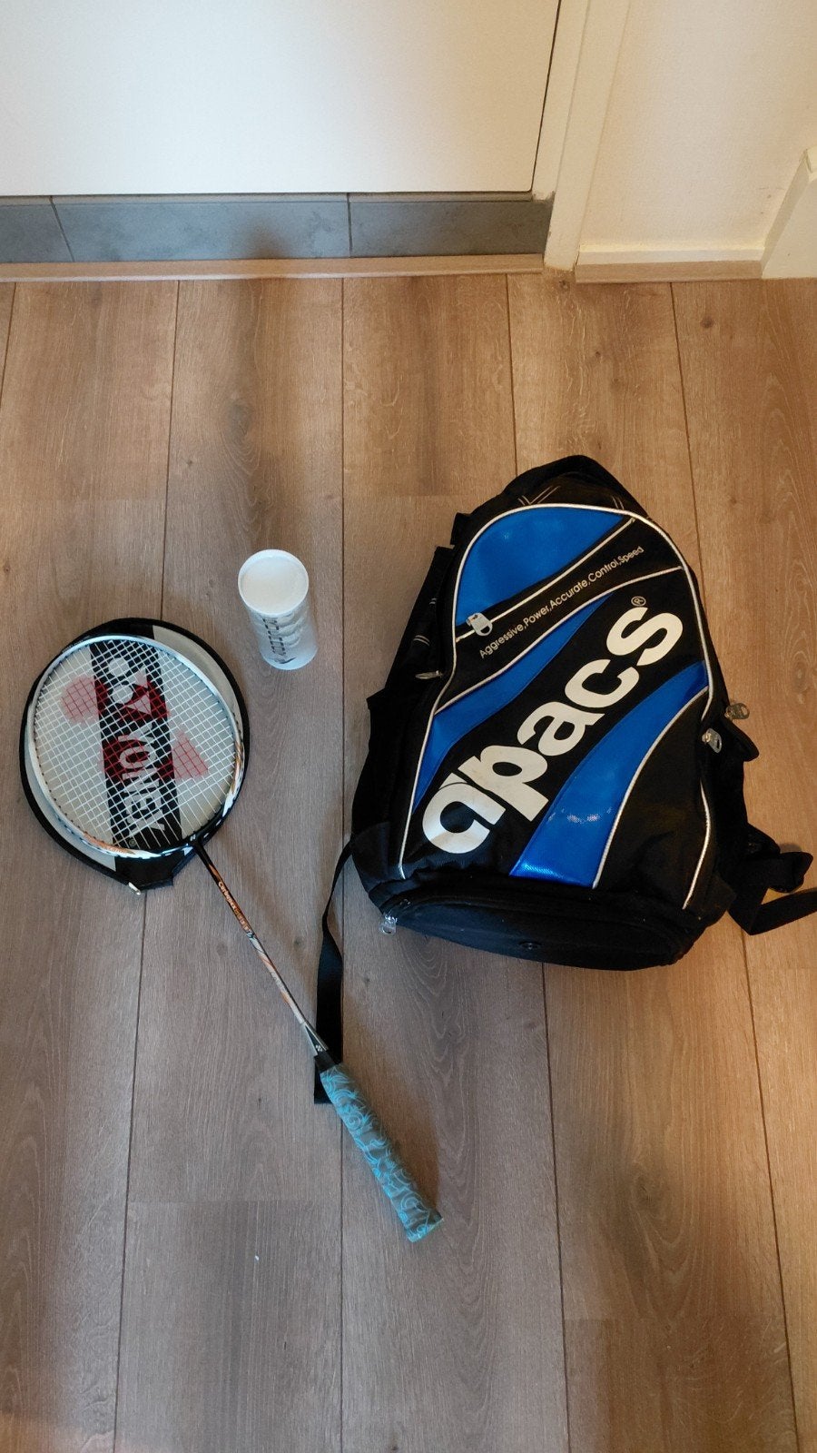 Badminton set: Yonex racket, Apacs tas en shuttles, Ophalen of Verzenden, Gebruikt, Racket(s)