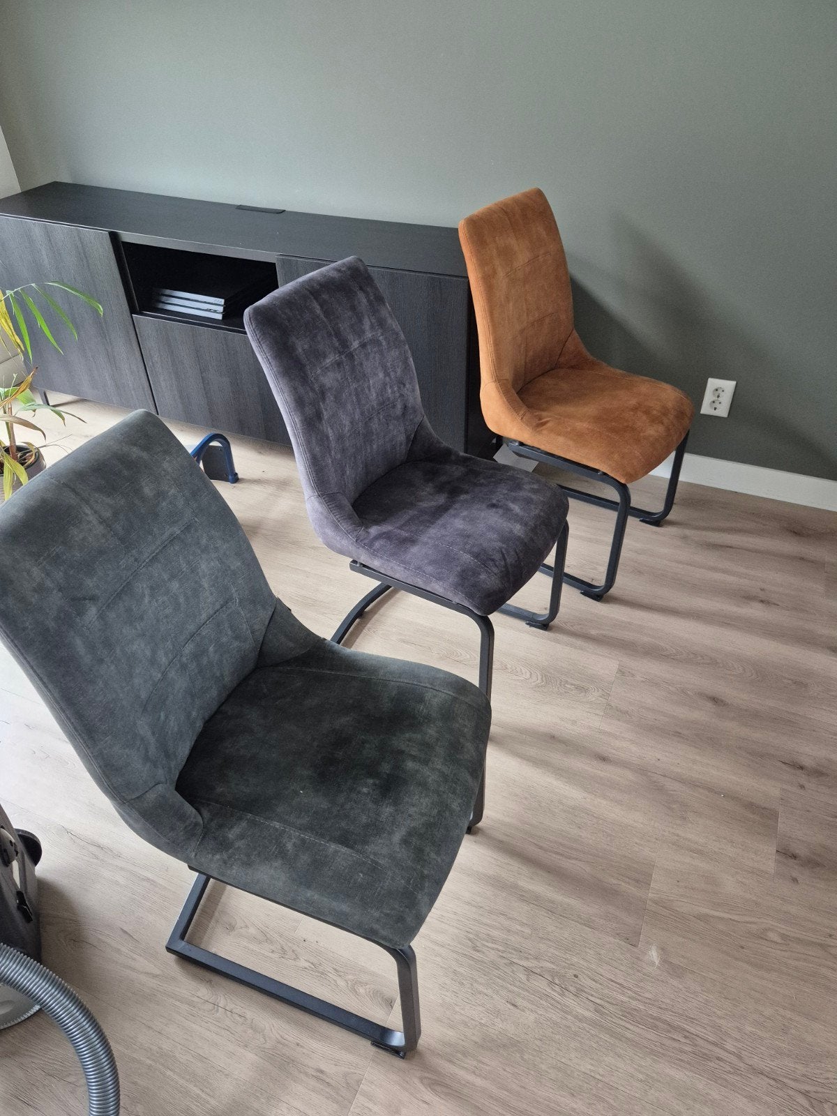 Henders & Hazel Micha stoelen - 6 stuks in 3 kleuren, Ophalen of Verzenden, Zo goed als nieuw, Stof, Vijf, Zes of meer stoelen