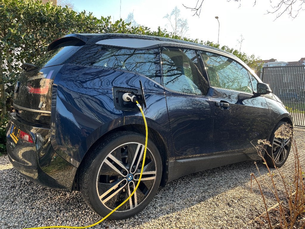 BMW i3 120Ah Executive | Warmtepomp | 20” | BMW Garantie, Automaat, 50 €/maand, Elektrisch, Grijs