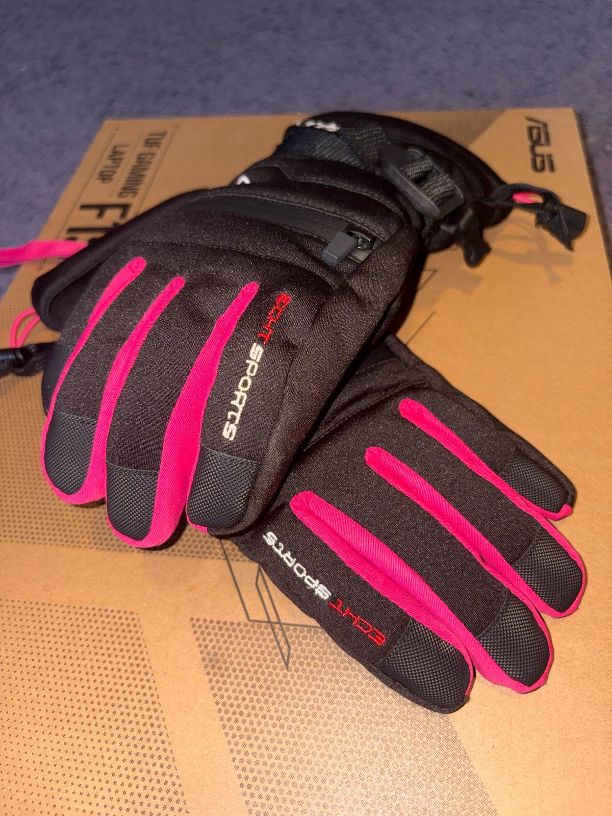 Nieuwe zwarte en roze handschoenen voor dames, Kleding | Dames, Wintersportkleding, Ophalen of Verzenden, Nieuw, Overige typen