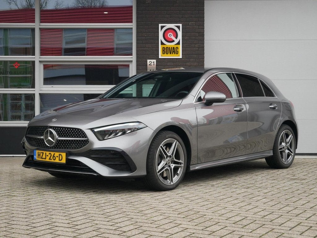 Mercedes A-klasse 250 e AMG Line Sfeer| Camera| Fabr Garanti, Auto's, Gebruikt, Bedrijf, Automatische klimaatregeling, Hybride Elektrisch/Benzine