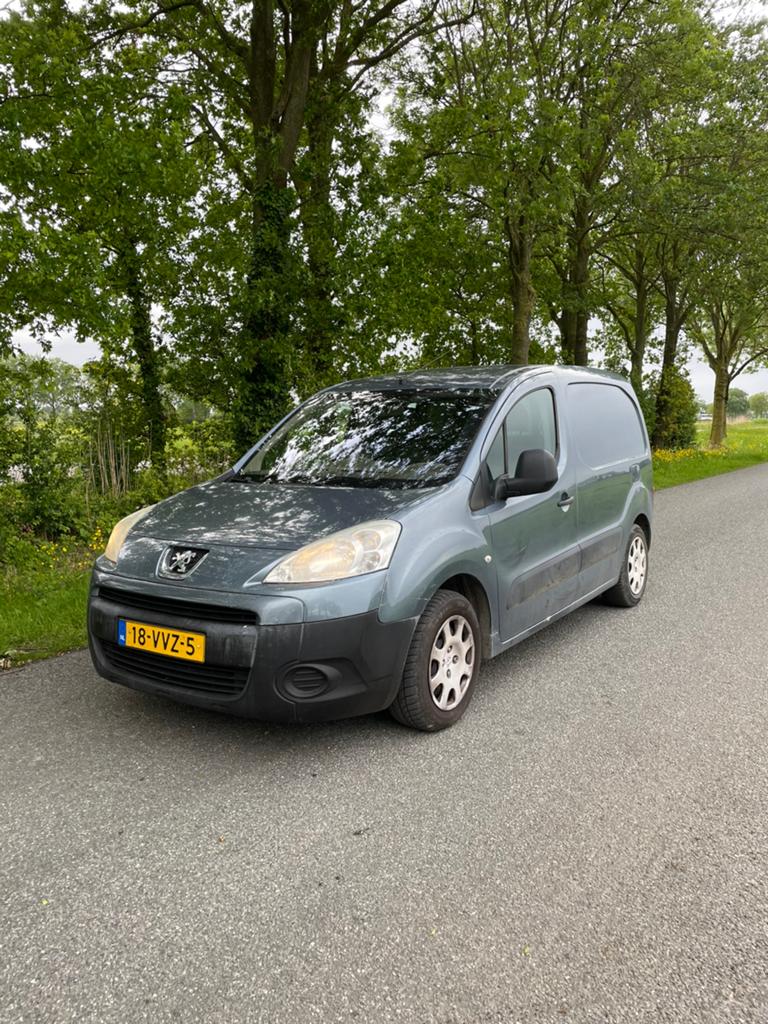Peugeot Partner 1.6 HDI 55KW 120 L1 2PL 2008, Auto's, Voorwielaandrijving, Stof, 74 pk, Zwart