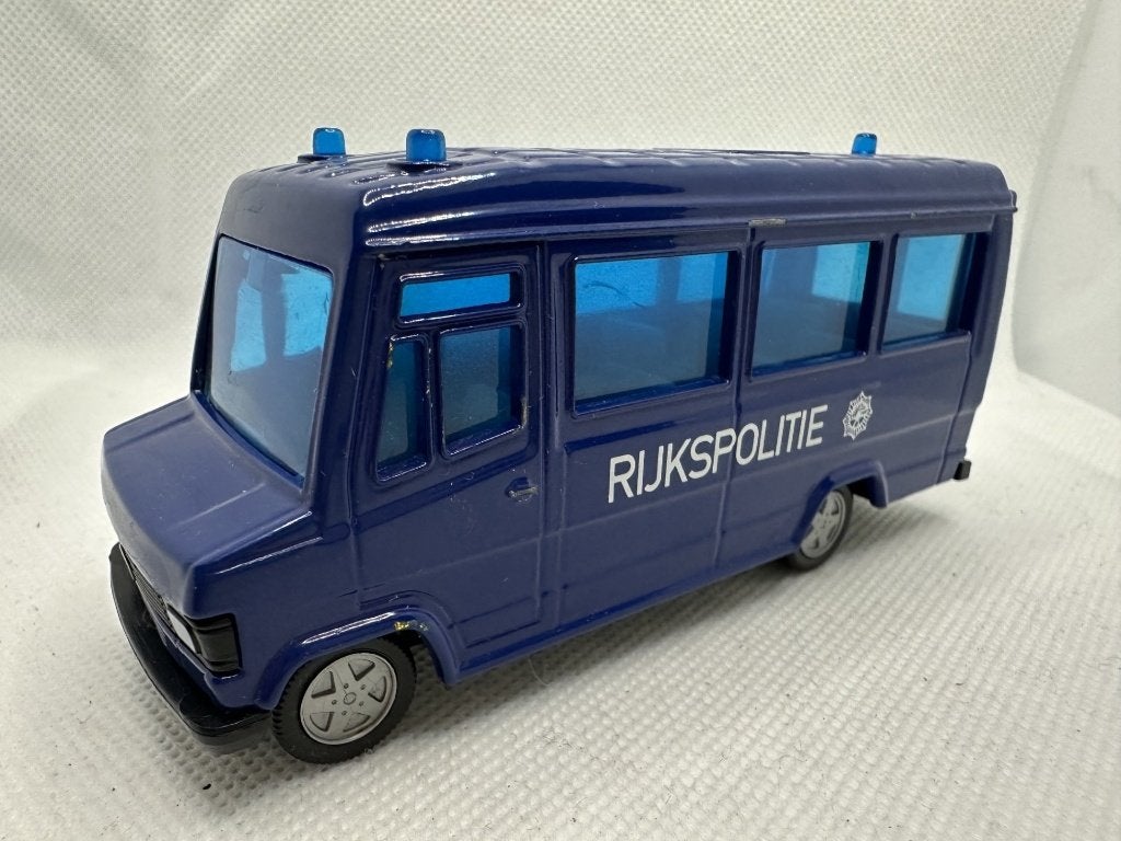 SIKU 1921 Mercedes-Benz 809d Sprinter Rijkspolitie - ZGAN, Ophalen of Verzenden, Zo goed als nieuw, Bus of Vrachtwagen, SIKU