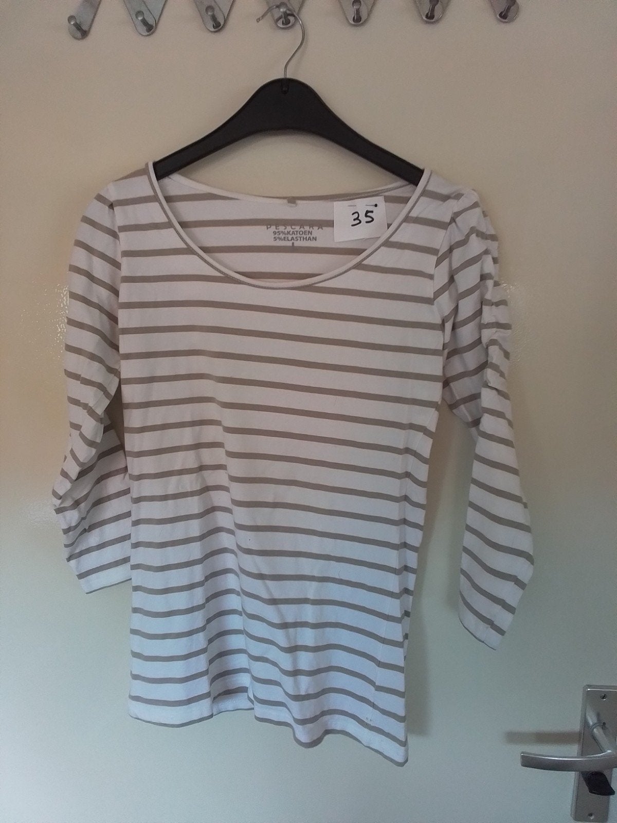 35 Wit shirtje met taupe streepje van Pescara maat M, Maat 38/40 (M), Wit, Ophalen of Verzenden, Zo goed als nieuw