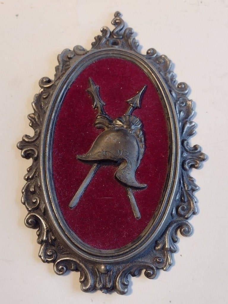 vintage militair embleem op fluweel in metalen tinnen lijst, Ophalen, Landmacht, Nederland, Overige typen