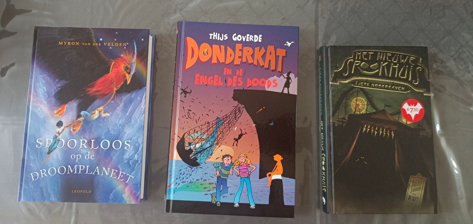 3 kinderboeken: Spoorloos, Donderkat, Het Nieuwe Spookhuis, Boeken, Ophalen of Verzenden, Gelezen