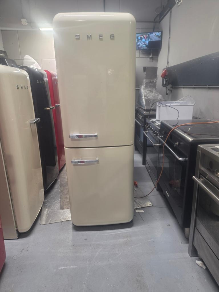 Smeg koelkast crème ( gratis bezorging), Witgoed en Apparatuur, Koelkasten en IJskasten, Ophalen