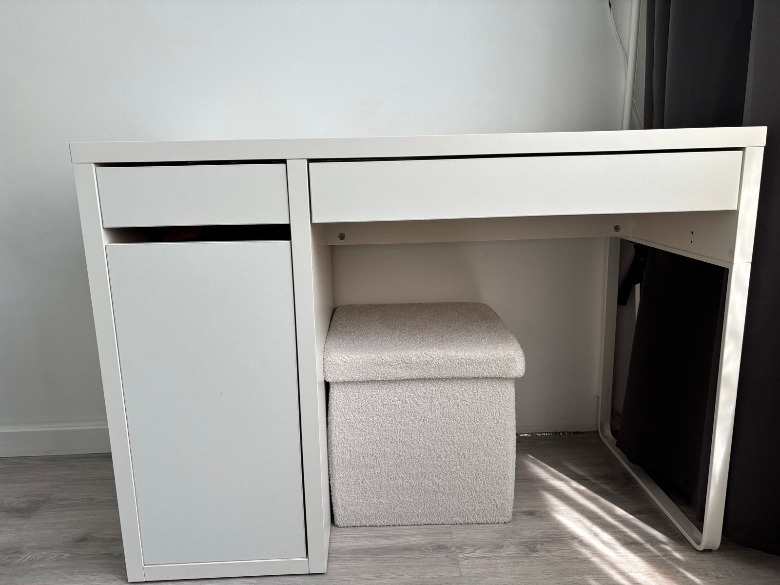 IKEA Micke bureau, Ophalen, Gebruikt, Met lades, Spaanplaat of MDF
