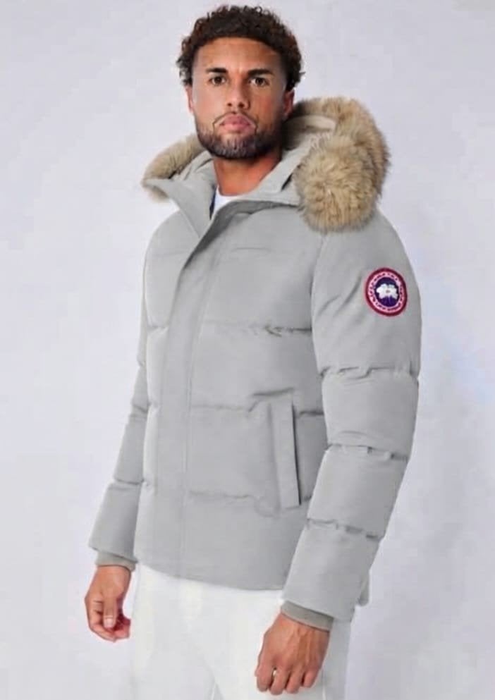 Foto 21 van Partij en losverkoop Parajumpers Mcmillan Moncler Burberry