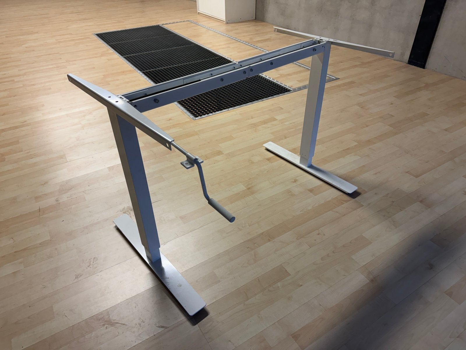 Onderstel van ikea bureau., Ophalen, Zo goed als nieuw
