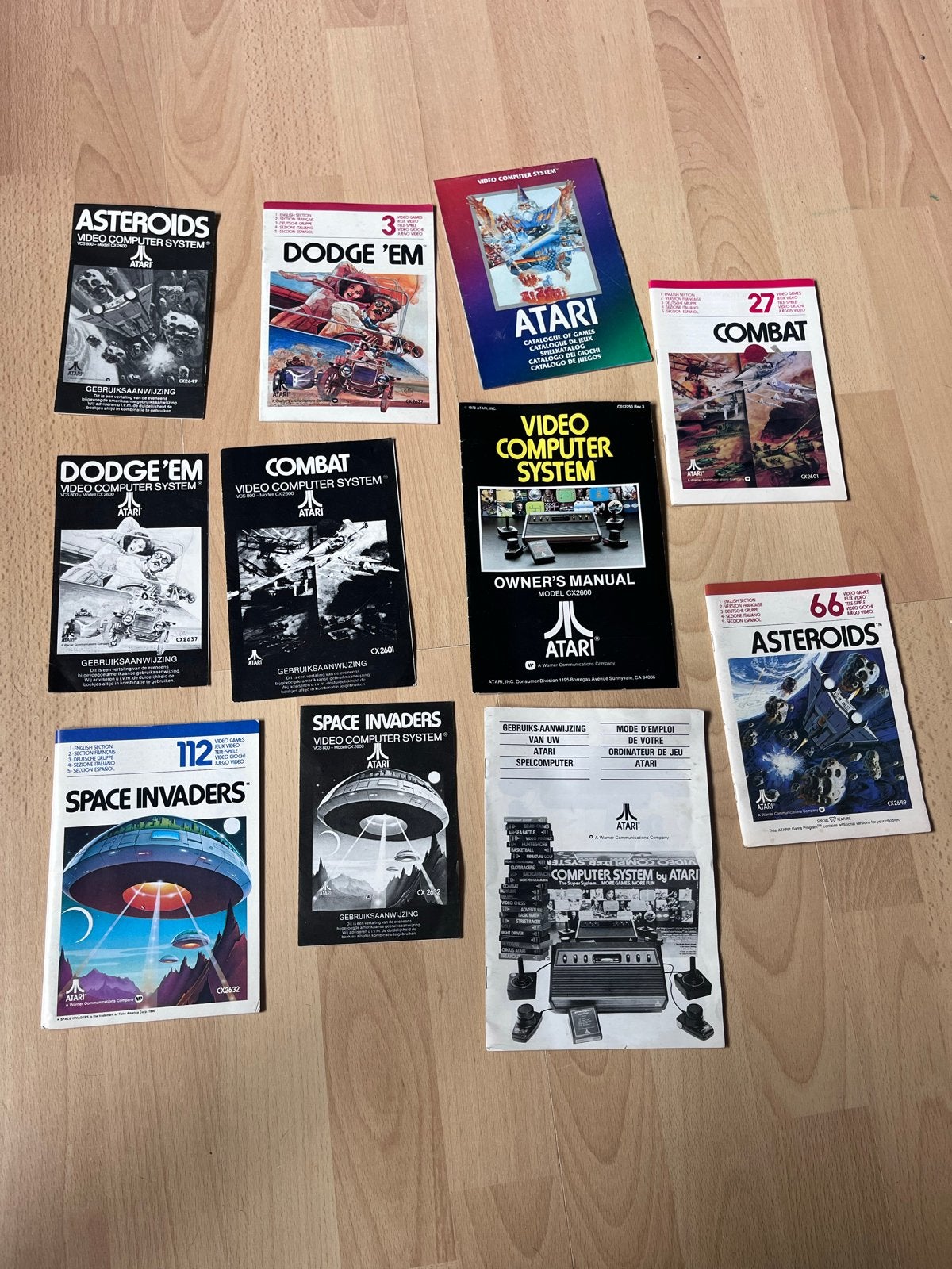 Atari 2600 met 5 games, 2 controllers en handleidingen, Spelcomputers en Games, Spelcomputers | Atari, Ophalen, Met 2 controllers