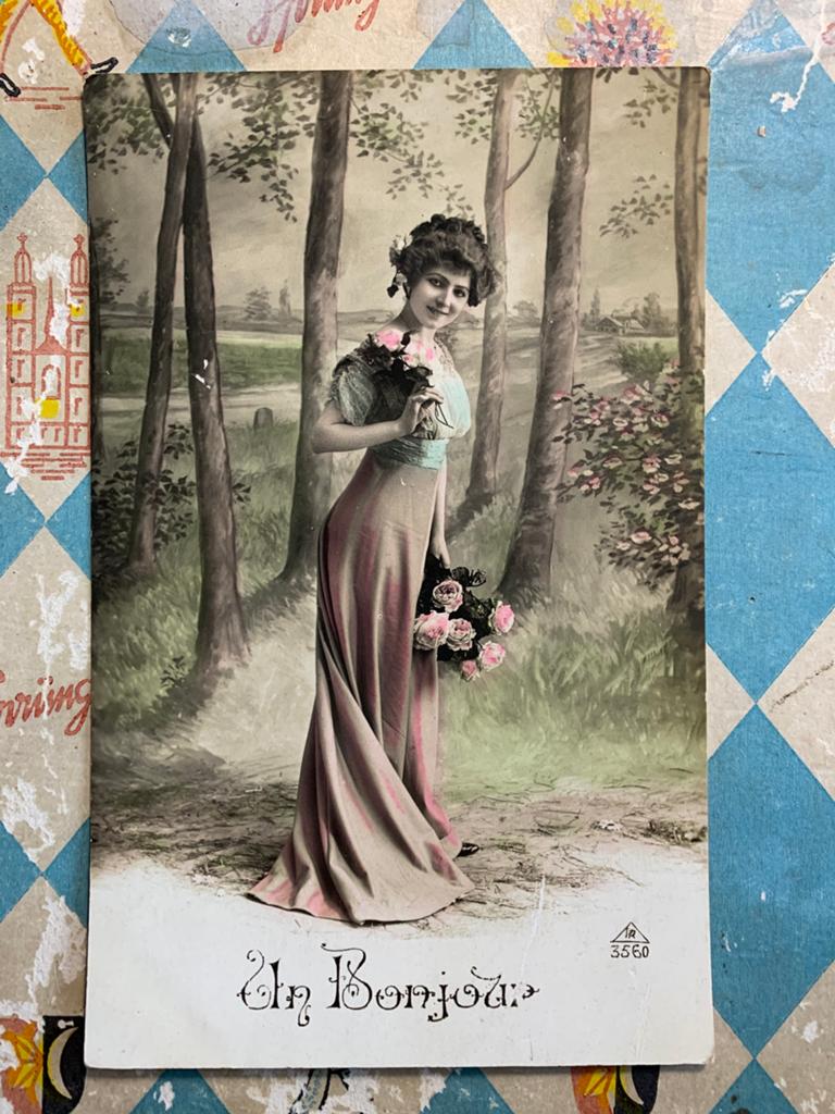 Un Bonjour - dame met rozen (EL), Ophalen of Verzenden, Voor 1920, Gelopen, Overige thema's