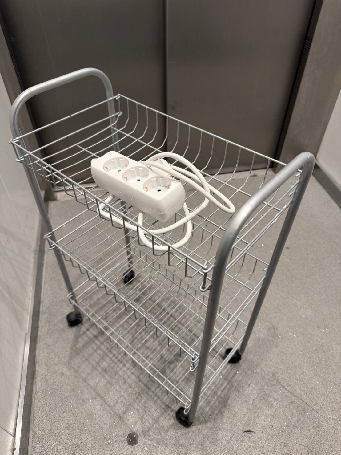 Verrijdbaar metalen rek met 3 niveaus, Ophalen of Verzenden, Gebruikt