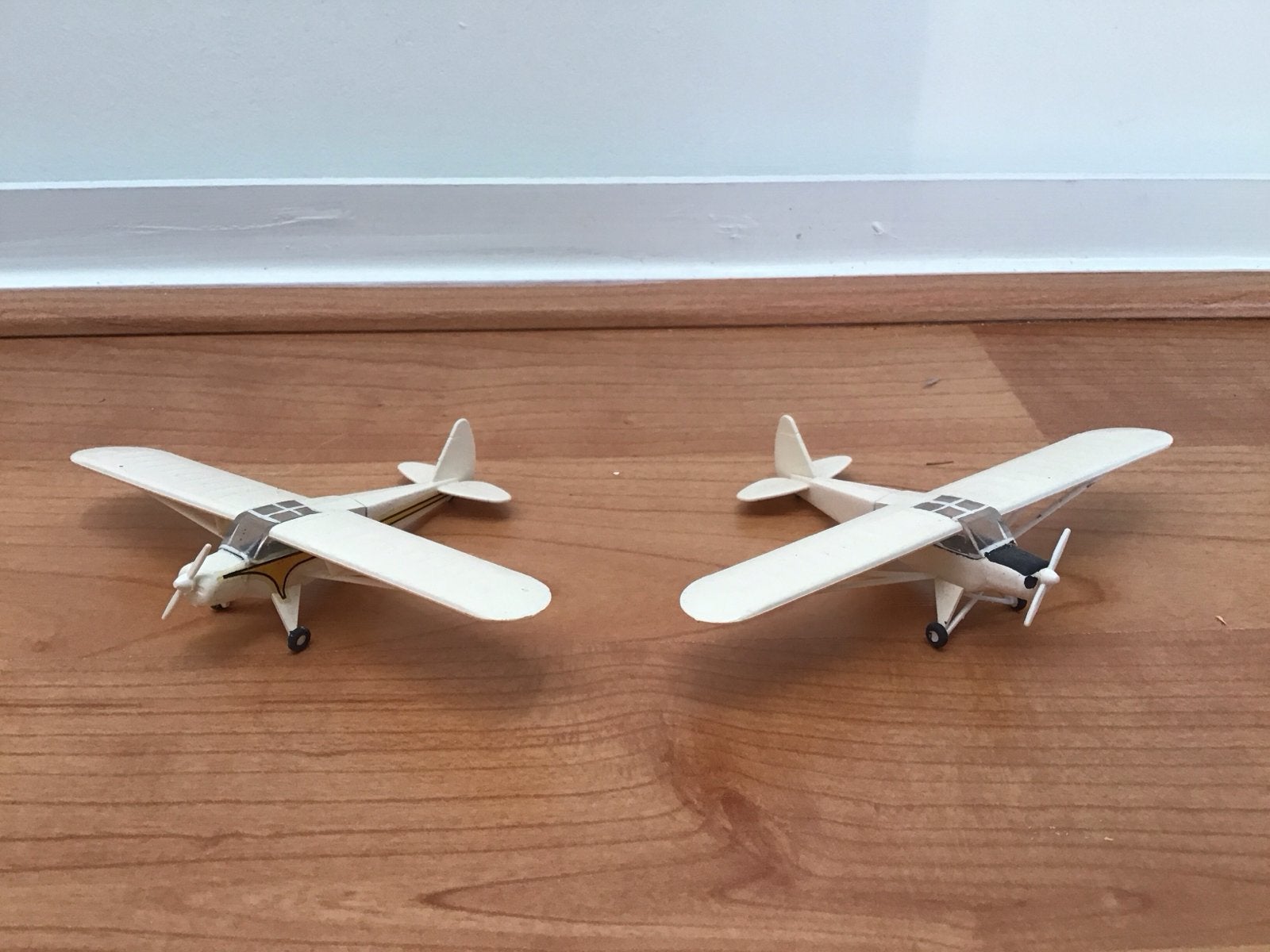 Cessna 152 een gele strepen en een blanke, Overige merken, Nieuw, Ophalen of Verzenden, Groter dan 1:72