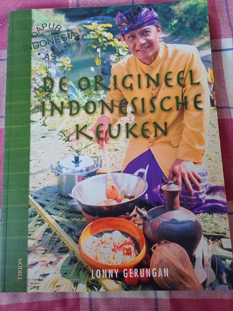 Lonny gerungan de origineel indonesische keuken. Paperback., Boeken, Kookboeken, Ophalen, Gelezen, Lonny Gerungan, Azië en Oosters
