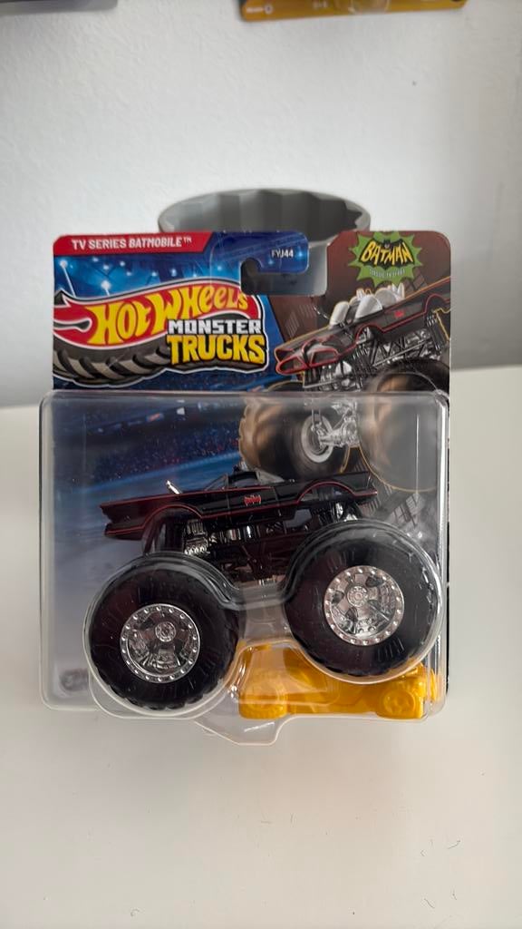 Hot Wheels TV Serie Batmobile Monster Truck 1/64, Ophalen of Verzenden, Nieuw, Auto