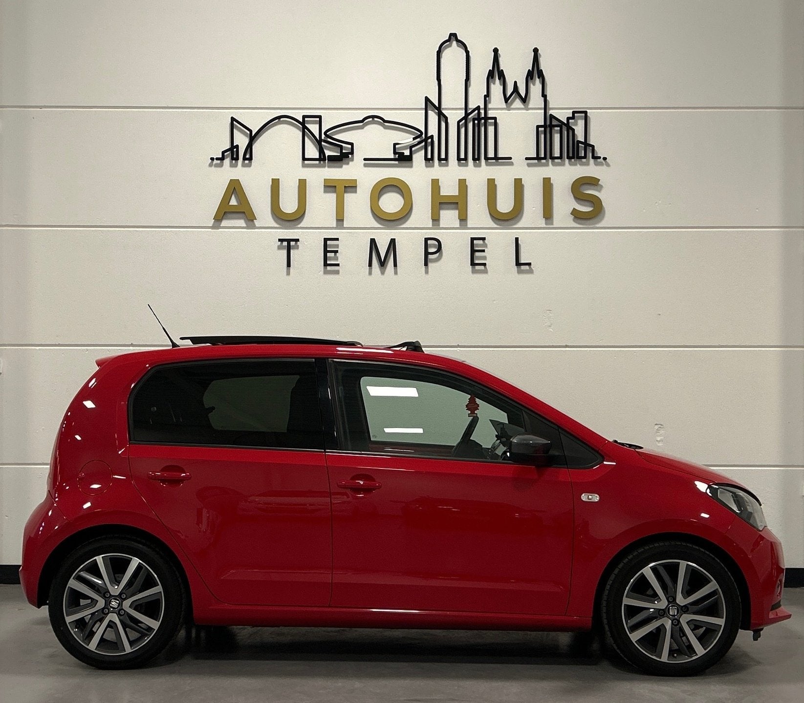 Seat Mii 1.0 FR Connect Nap Automaat Fr Line Pdc Panoramadak, Auto's, Gebruikt, 840 kg, 4 stoelen, Mii