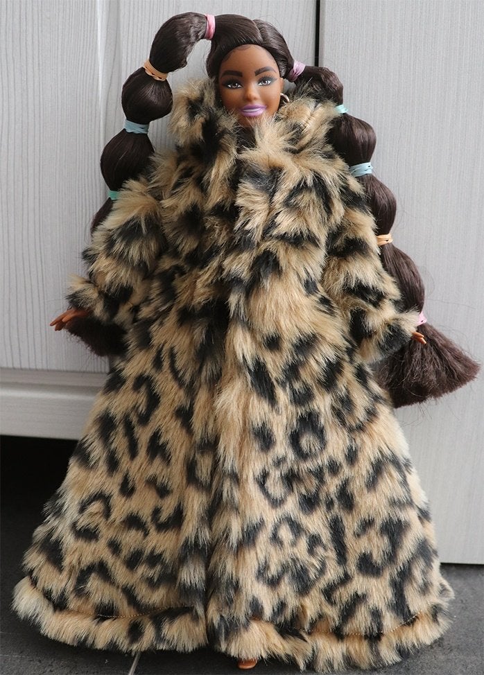 Barbie kleding nieuw - Lange jas bont bruin luipaard Curvy, Ophalen of Verzenden, Nieuw, Barbie