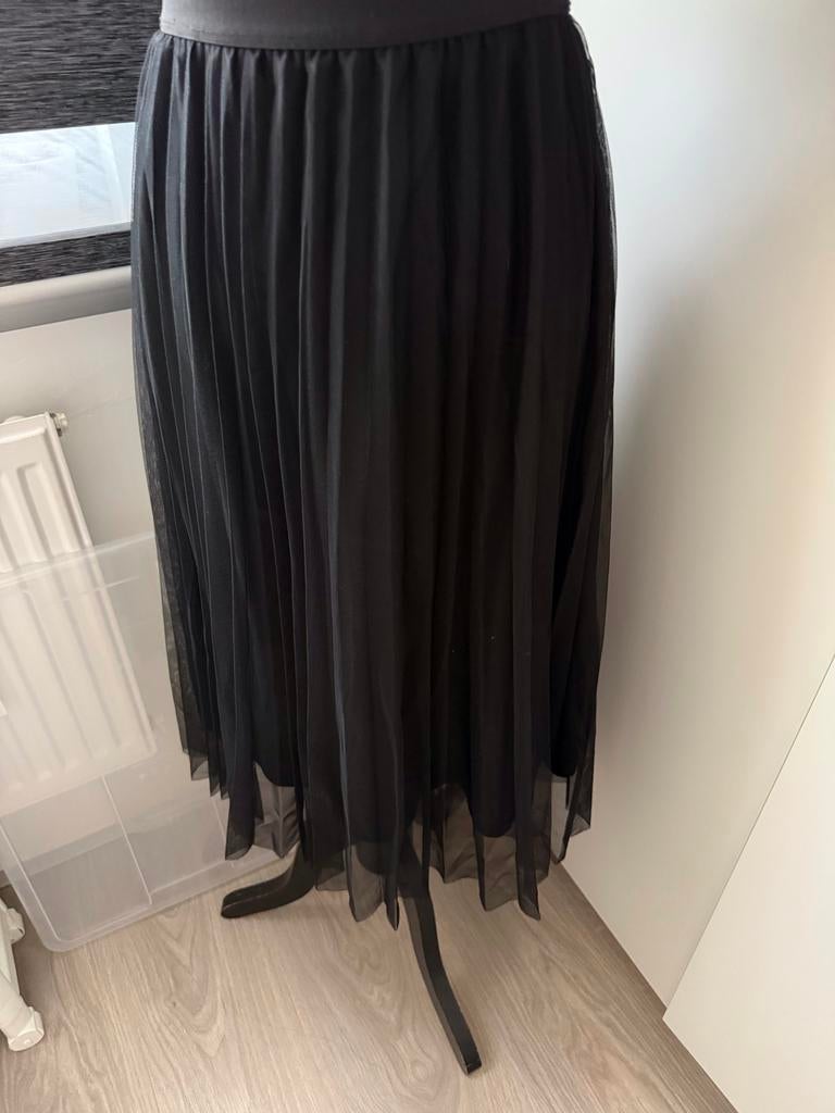 Zwarte plissé rok - Pull & Bear maat S, Zwart, Ophalen of Verzenden, Maat 36 (S), Gedragen