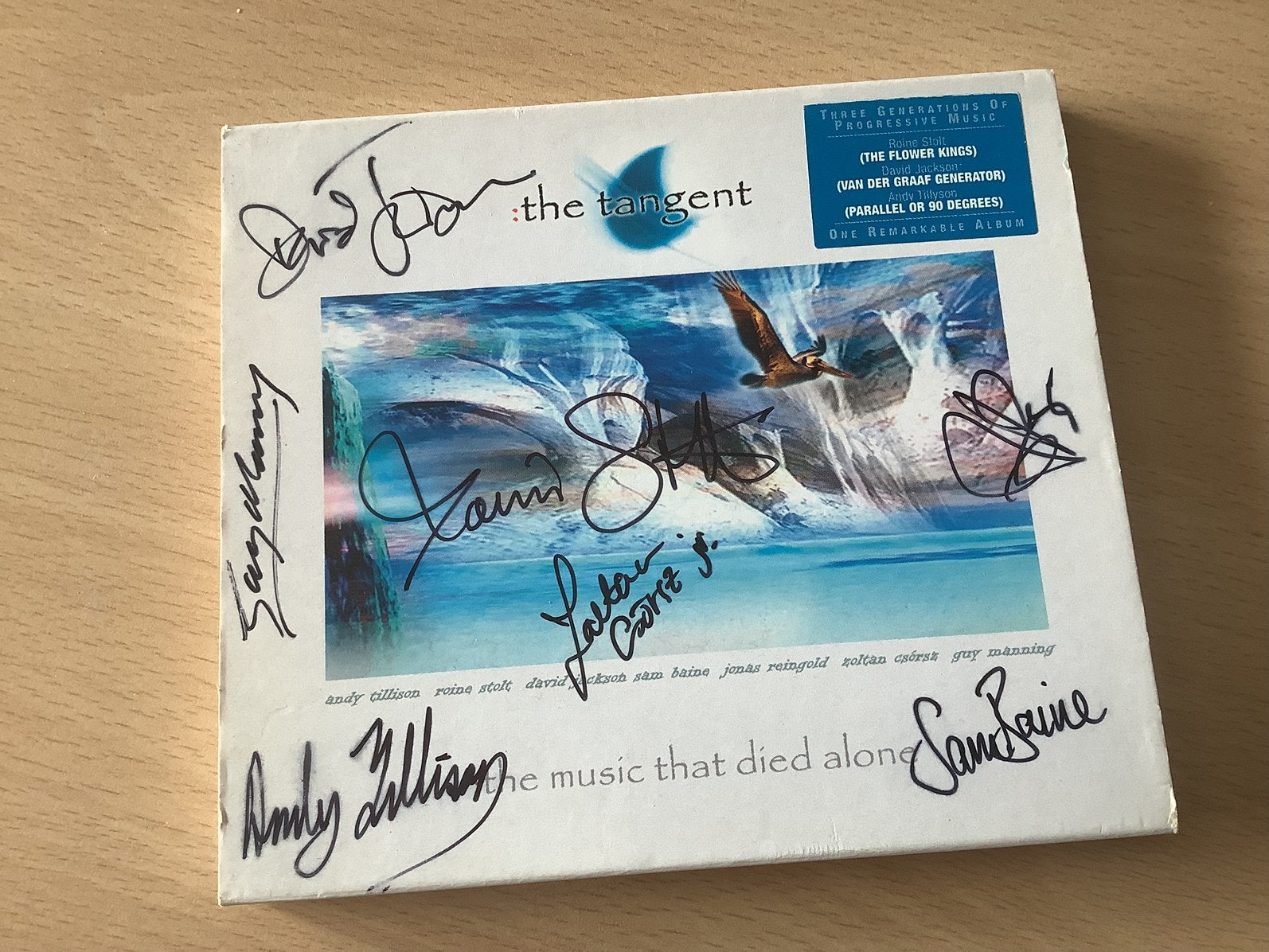 The Tangent-The music that died alone. Fully autographed., Ophalen of Verzenden, Zo goed als nieuw, Progressive Rock