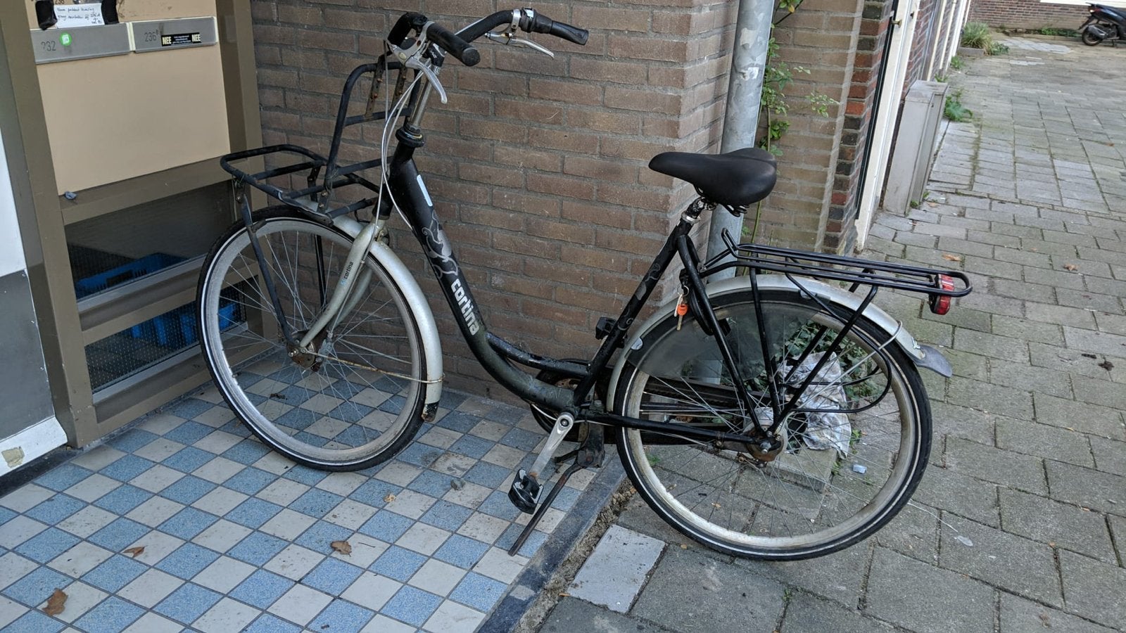 Cortina omafiets met extra lage instap en AXA slot, Fietsen en Brommers, 53 tot 56 cm, Ophalen, Gebruikt, Handrem