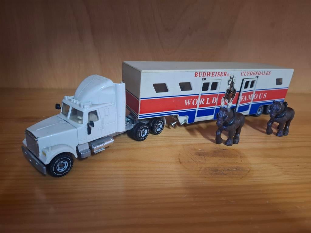 Siku witte Volvo paarden transport Budweiser, Ophalen of Verzenden