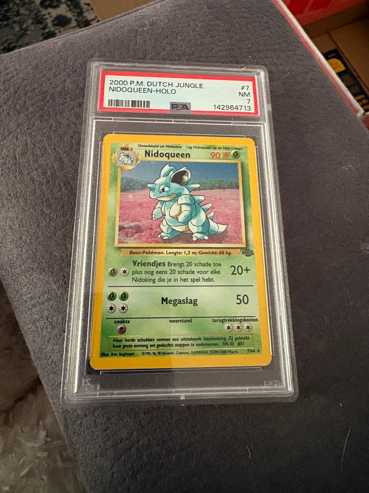 Nidoqueen Holo 2000 Dutch Jungle PSA 7 NM, Ophalen of Verzenden, Zo goed als nieuw, Losse kaart, Foil