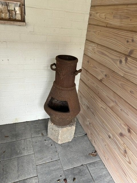 Gietijzeren buitenkachel op stenen sokkel, Tuin en Terras, Ophalen, Gebruikt