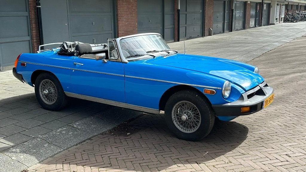MGB  1.8 USA Tourner - overdrive1979 Blauw met iets werk, Auto's, MG, Zwart, 4 cilinders, Cabriolet, Blauw