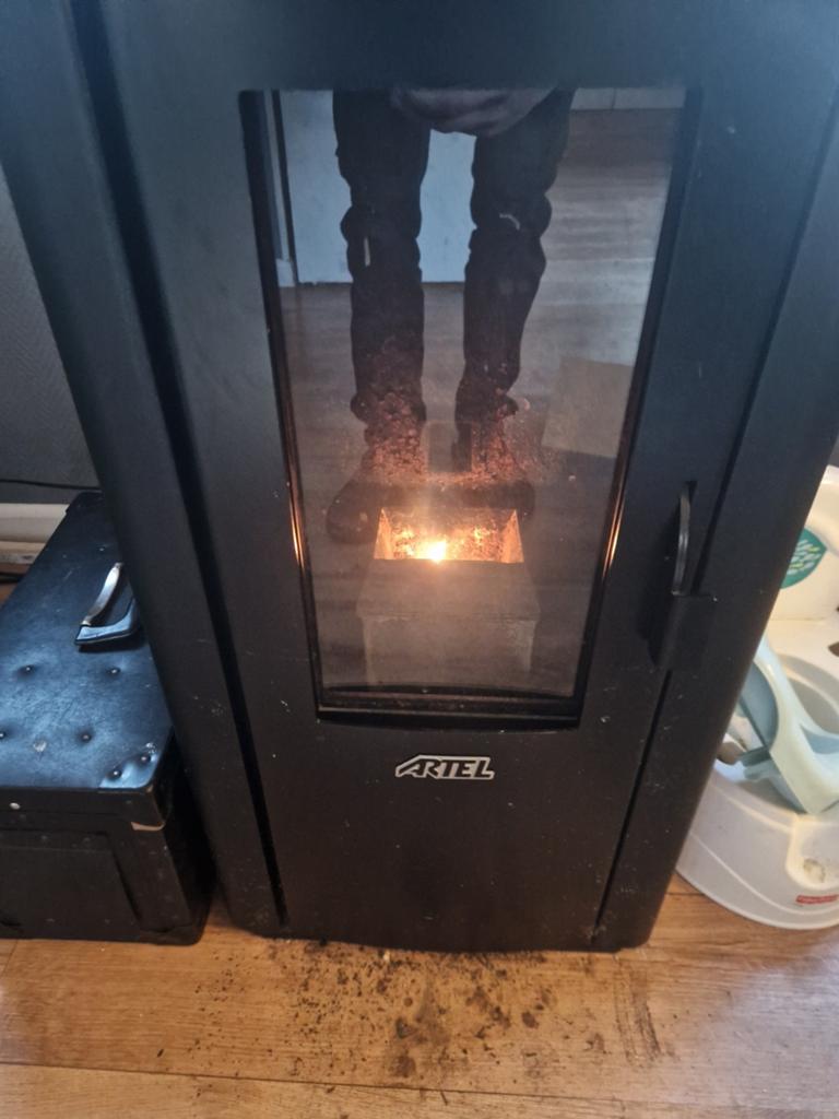 ARTEL cv Pelletkachel 15kw - Efficiënte Verwarming, Ophalen, Gebruikt, Vrijstaande haard, Overige soorten