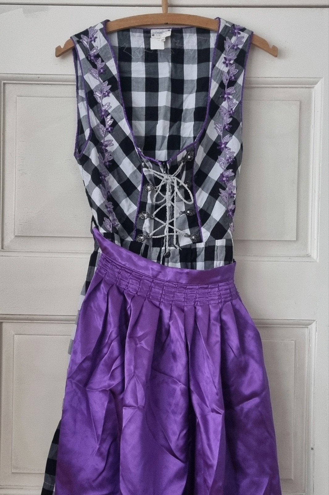 mooie zwart met paarse dirndl oktoberfeest trachten maat 42, Kleding | Dames, Maat 42/44 (L), Ophalen of Verzenden, Kleding, Oktoberzauber