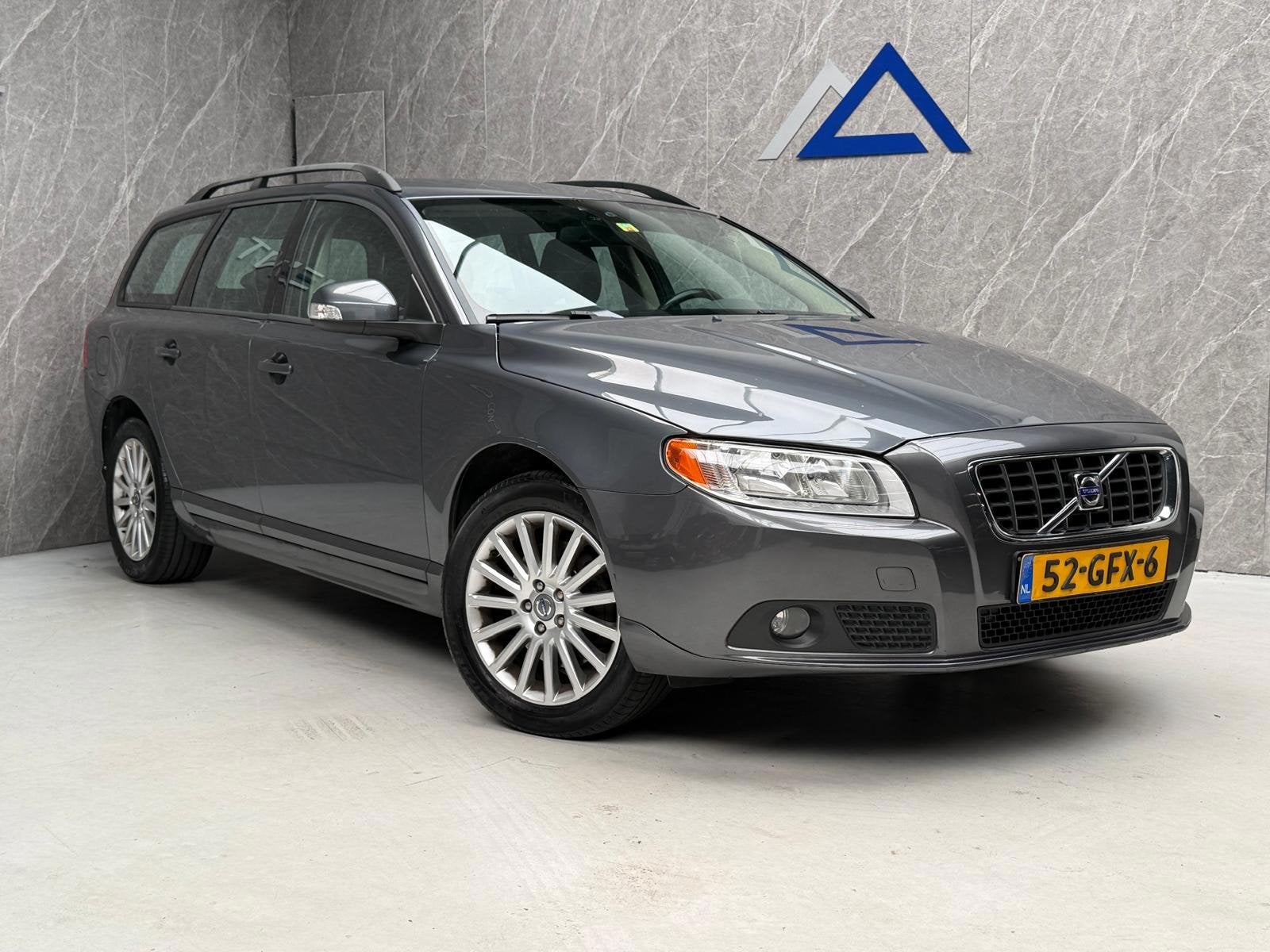 Volvo V70 2.5T Momentum / NAP / Goed Onderhouden / APK, Auto's, Voorwielaandrijving, Zwart, 2521 cc, Handgeschakeld
