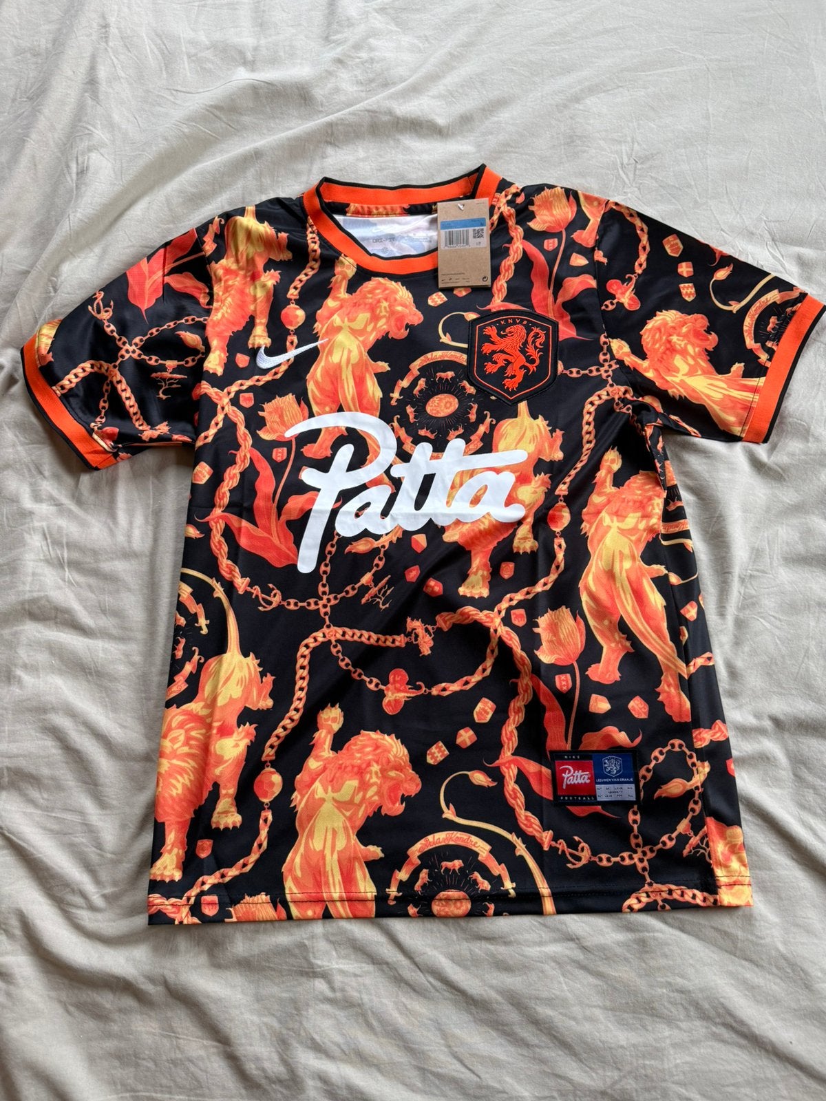 Nederlands elftal warming-up shirt (M en L), Ophalen of Verzenden, Nieuw, Oranje