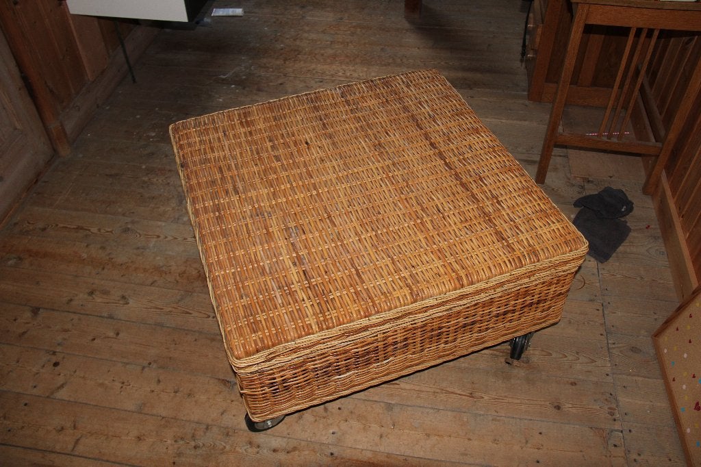 Lage rieten salon tafel, Huis en Inrichting, Tafels | Salontafels, Ophalen, Overige materialen, 50 tot 100 cm, 50 tot 100 cm