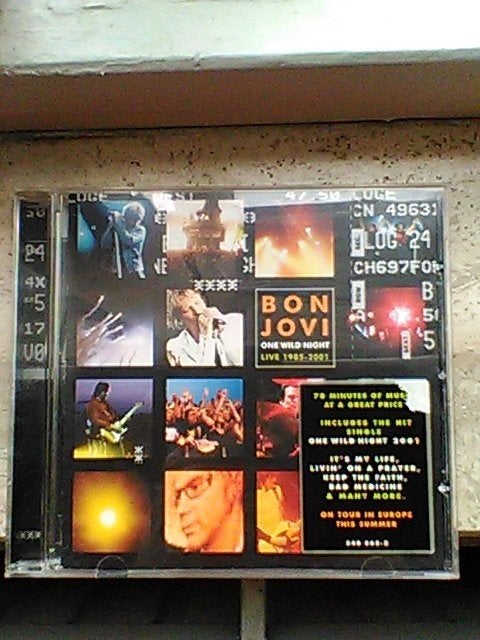 Bon Jovi - One wild night (live 1985-2001), Ophalen, Zo goed als nieuw, Poprock
