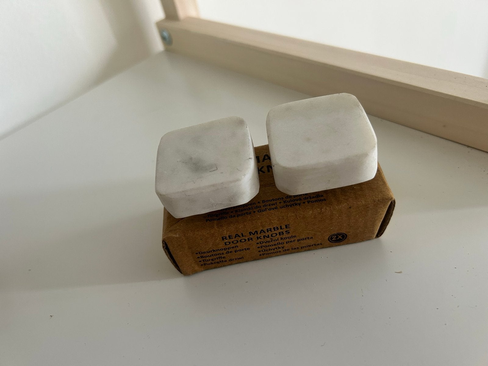 Nieuwe marmeren deurknoppen (2 stuks), Ophalen of Verzenden, Nieuw, Overige materialen, Klink of Kruk