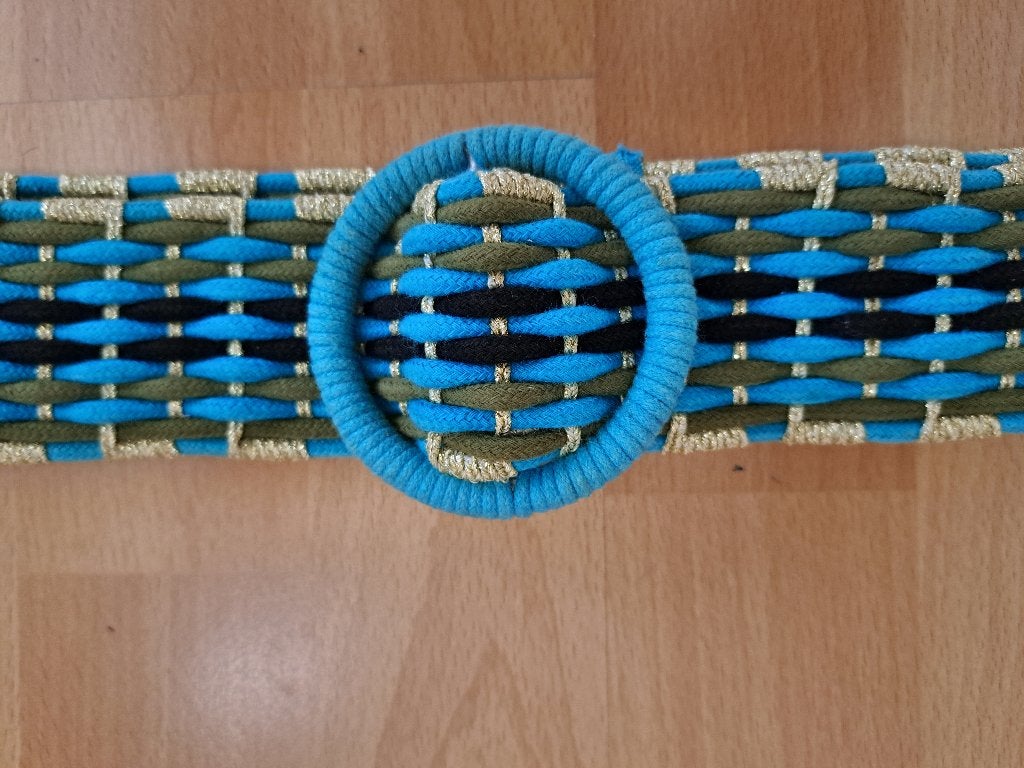 Nieuwe vintage dames riem blauw groen goud 122cm x 5 cm, Kleding | Dames, Riemen en Ceinturen, Overige kleuren, Tailleriem, Ophalen of Verzenden