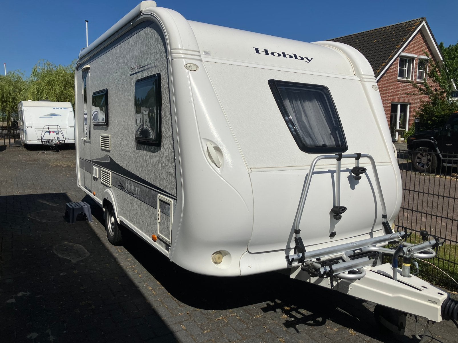 Hobby De Luxe 410 SFe, 2013, mover voortent 2x fietsendrager, Caravans en Kamperen, Hobby, Frans bed, Bedrijf, Treinzit