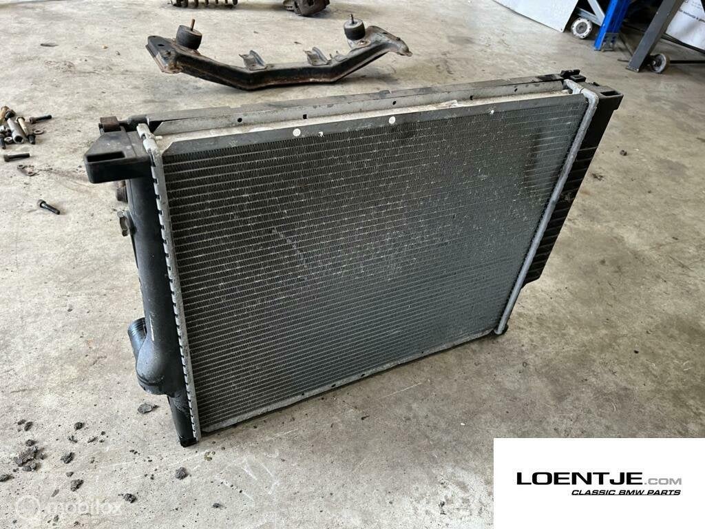radiateur met bijhorende kap van een 324d bmw e30 ook swap, Gebruikt, Ophalen of Verzenden, BMW