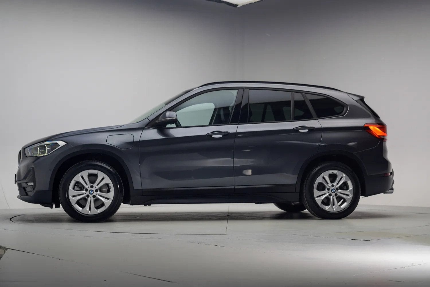 BMW X1 xDrive 25e Executive Aut. [ Navi Leder Stoelverwarmin, Auto's, BMW, 750 kg, Bedrijf, Vierwielaandrijving, Hybride Elektrisch/Benzine