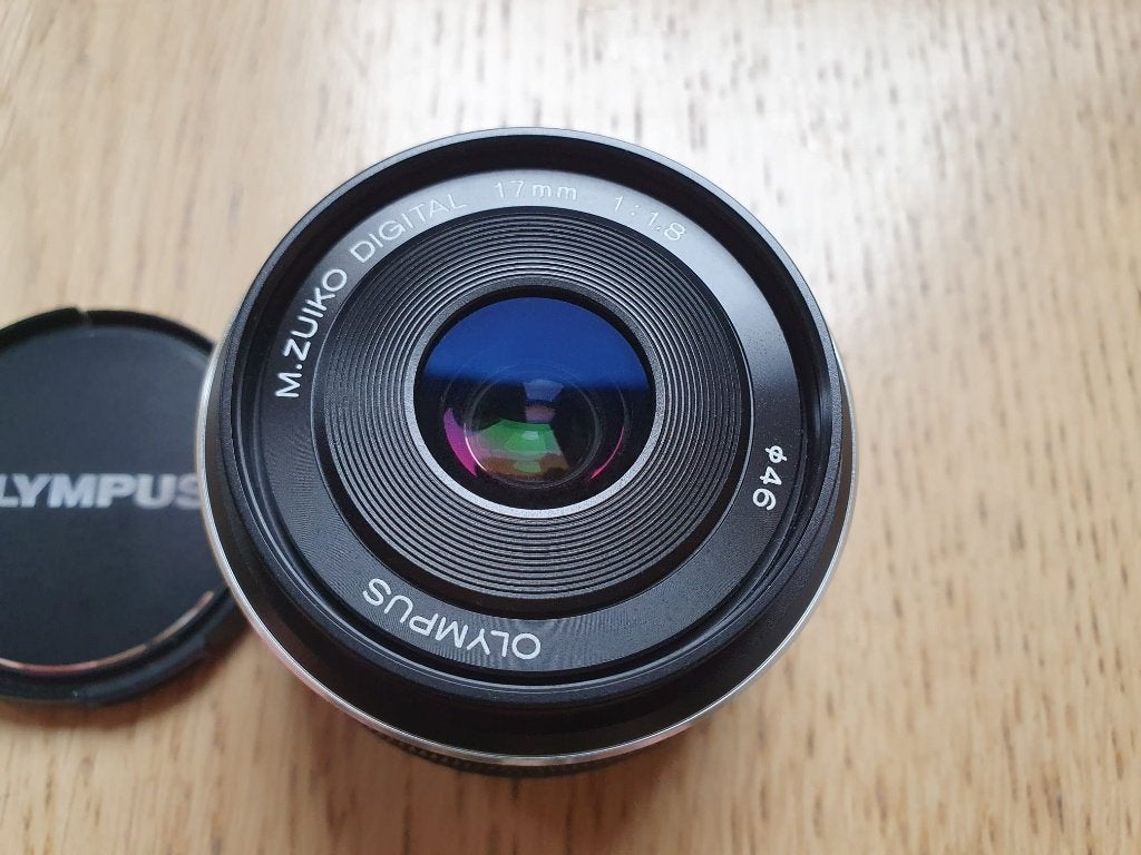 Olympu 17mm f1.8 lens + protective filter + case, Audio, Tv en Foto, Fotografie | Lenzen en Objectieven, Micro Four Thirds, Olympus