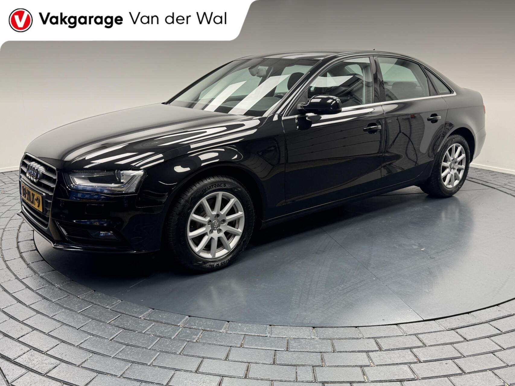 Audi A4 Limousine 1.8 TFSi Pro Line Trekhaak-Navigatie-Cr.co, Auto's, Voorwielaandrijving, Euro 5, Stof, Gebruikt