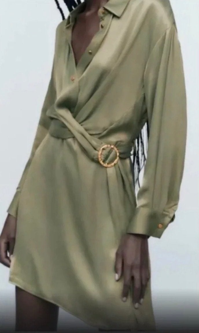 Zara mini jurk met riem in olijfgroen, Kleding | Dames, Ophalen, Maat 34 (XS) of kleiner, Gedragen, Boven de knie