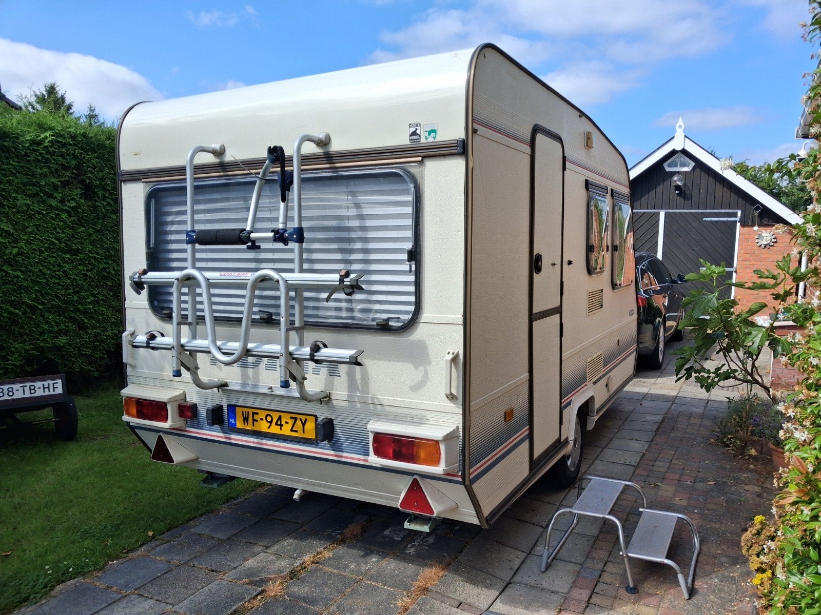 Adria optima 4270td stapelbed 4 persoons 1991, Particulier, Adria, 500 - 750 kg, Koelkast