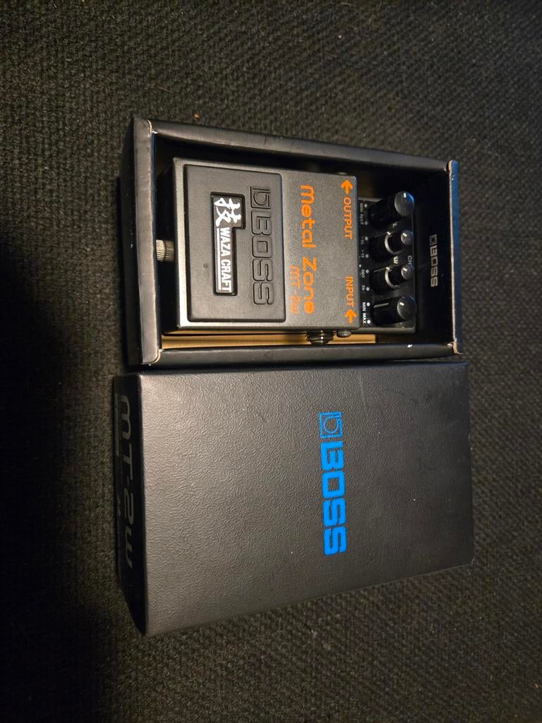 Boss Metal Zone MT-2W Waza Craft Distortion Pedaal, Muziek en Instrumenten, Effecten, Ophalen of Verzenden, Zo goed als nieuw
