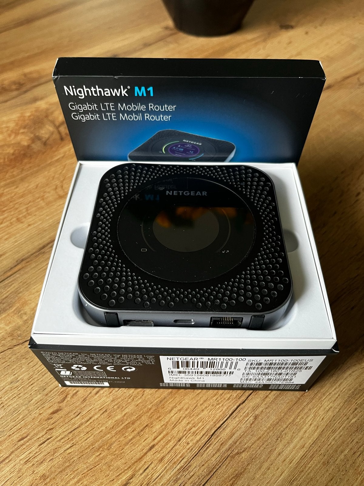 Netgear Nighthawk M1 MR1100 - Ontgrendeld, Nieuwstaat, Computers en Software, Routers en Modems, Ophalen of Verzenden, Zo goed als nieuw