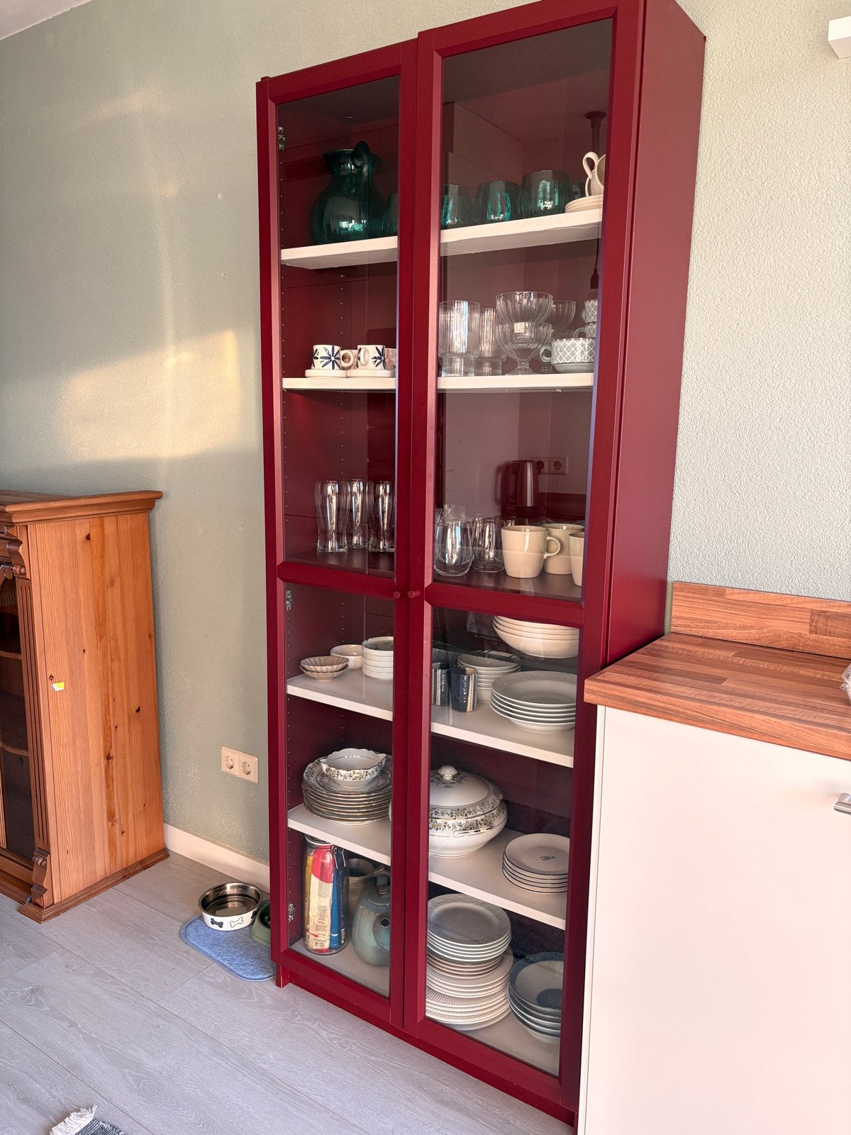 IKEA Billy Boekenkast met Glazen Deuren - Rood, Ophalen, Met plank(en), Gebruikt, 200 cm of meer