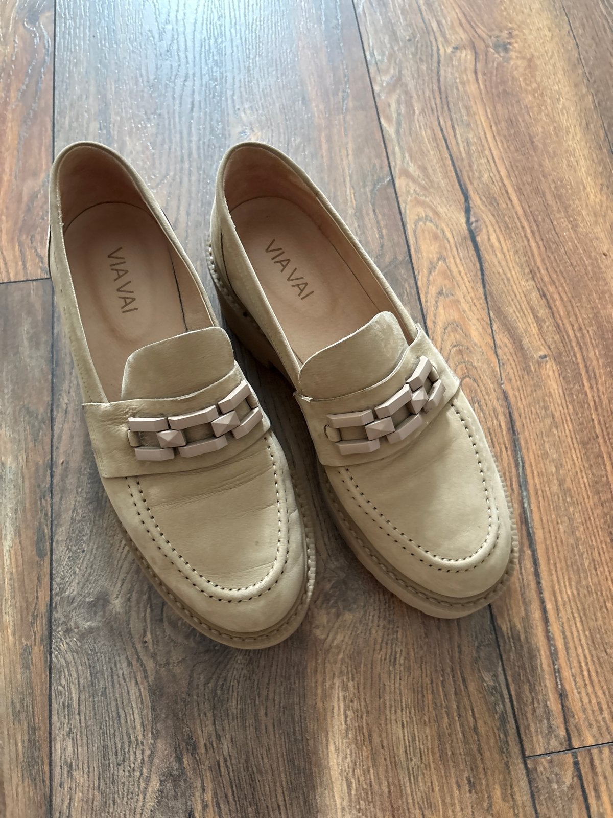 VIA VAI Instappers Maat 39 - Beige Suède, Ophalen of Verzenden, Gedragen, Beige, Instappers