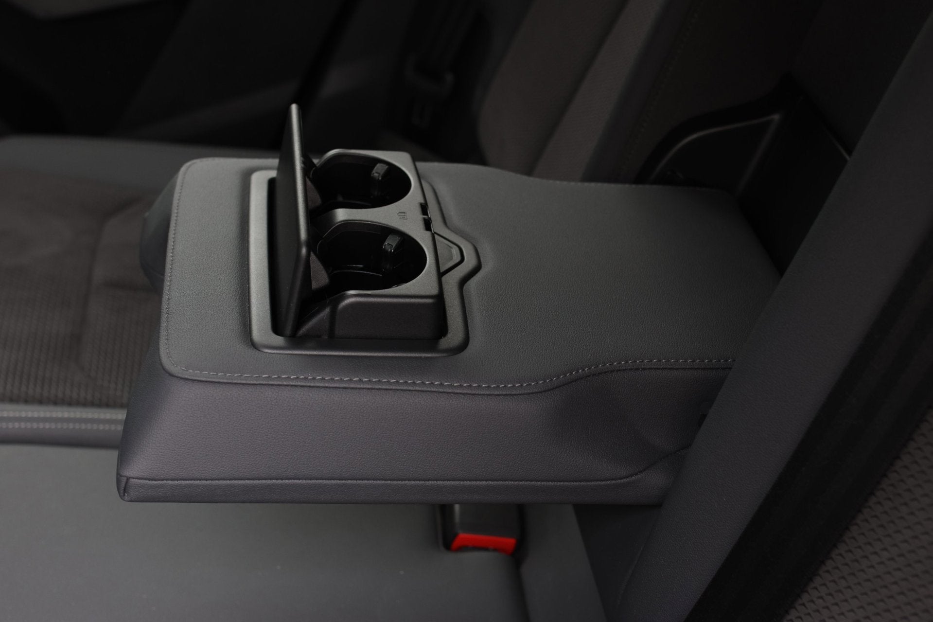 Foto 41 van Audi Q3 40 TFSI Quattro S-Line *Pano*360 Camera*Keyless*Trek